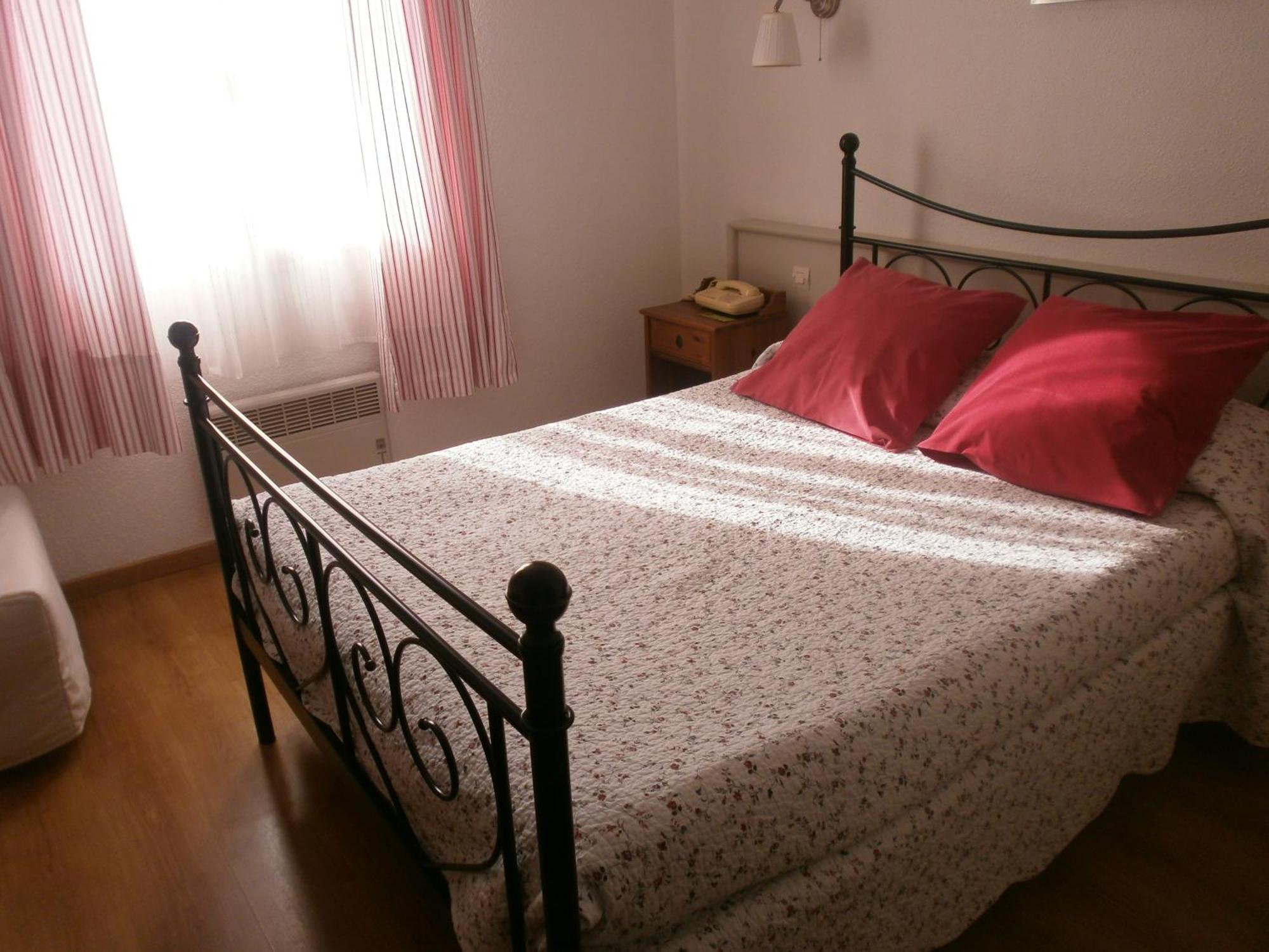 Hotel Le Clos Des Pins Six-Fours-les-Plages Kamer foto
