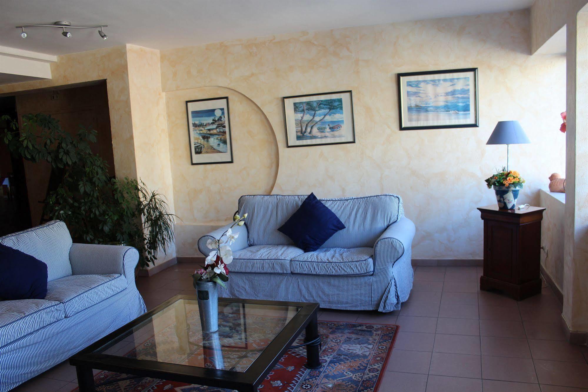 Hotel Le Clos Des Pins Six-Fours-les-Plages Buitenkant foto