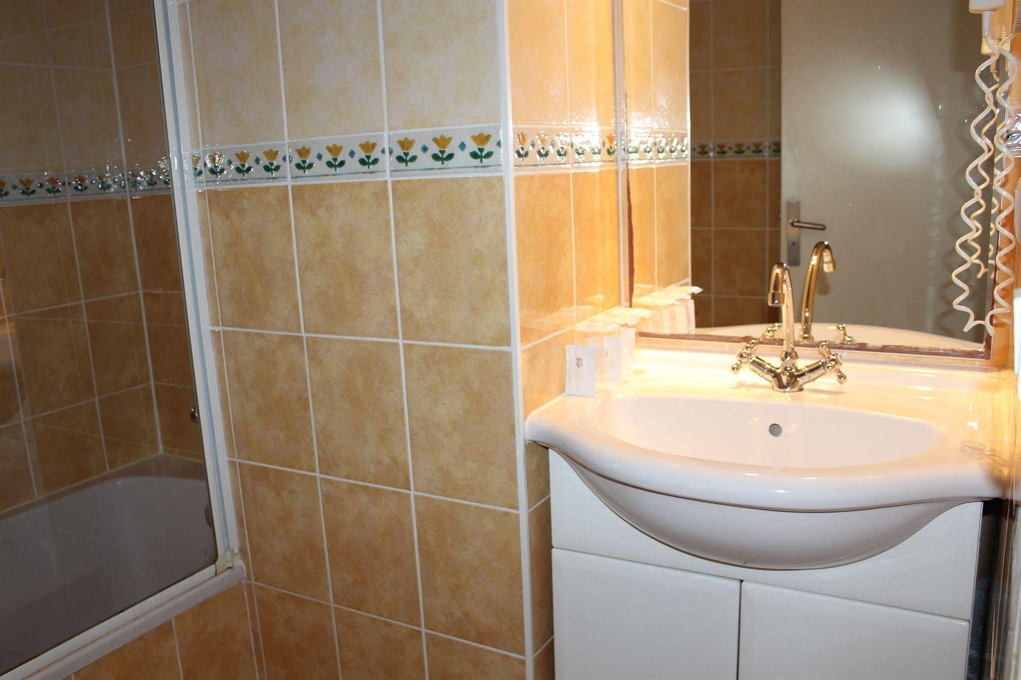 Hotel Le Clos Des Pins Six-Fours-les-Plages Buitenkant foto