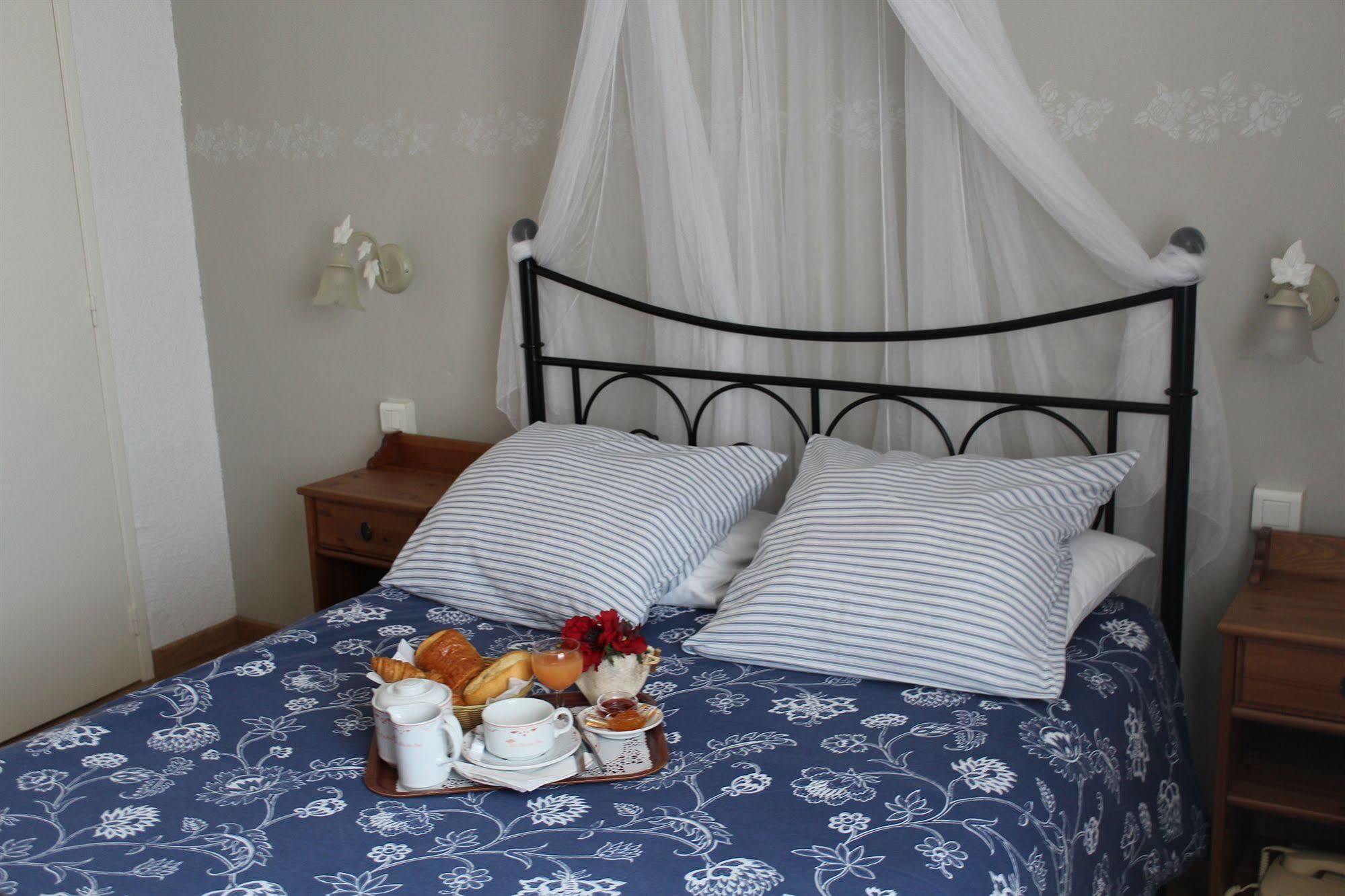 Hotel Le Clos Des Pins Six-Fours-les-Plages Buitenkant foto